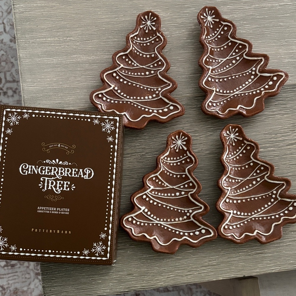 4 Pottery Barn Gingerbread Tree Plates - Brown